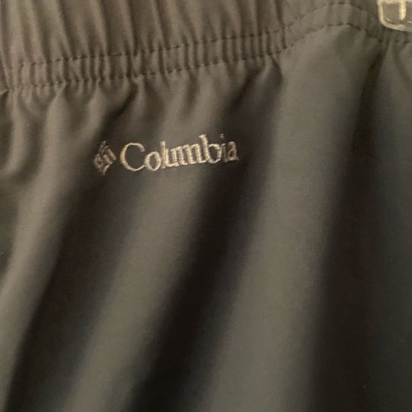 Columbia Gray Shorts; XXL - Picture 7 of 9